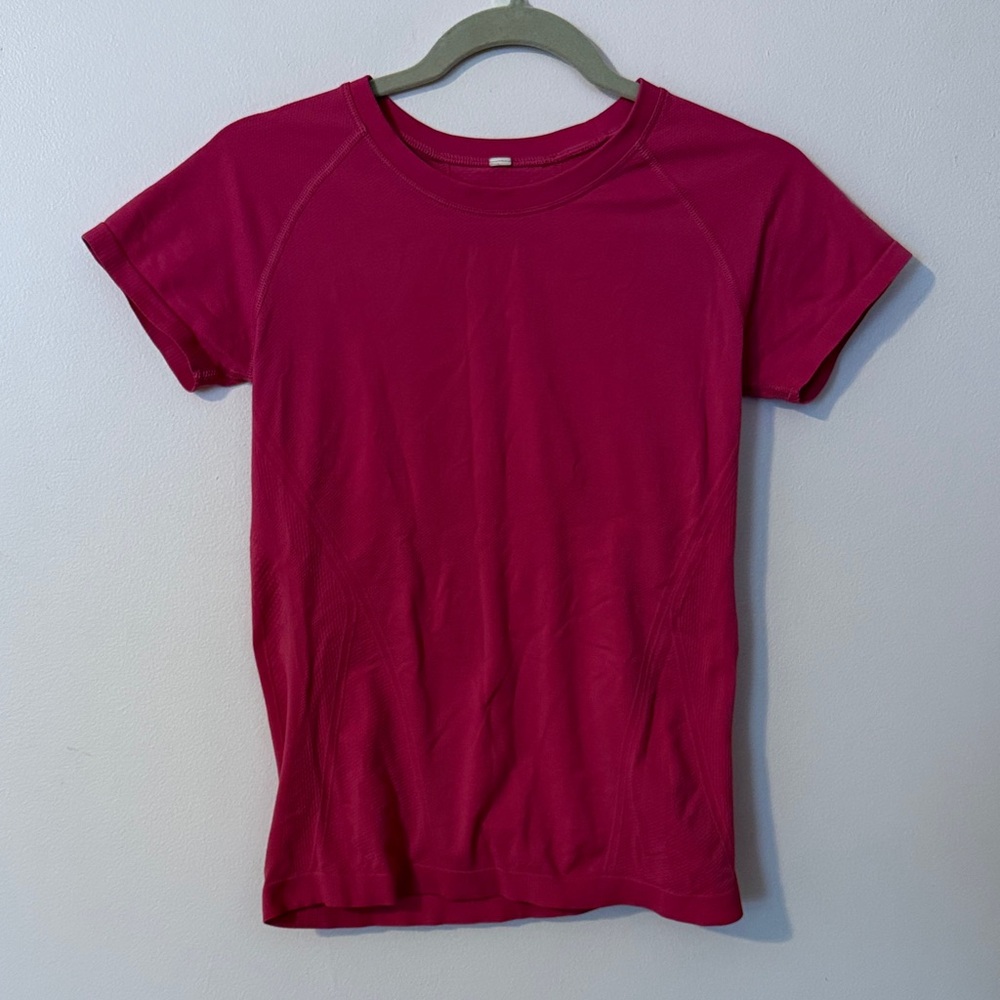 EUC. Athleta Momentum shirt. Size small